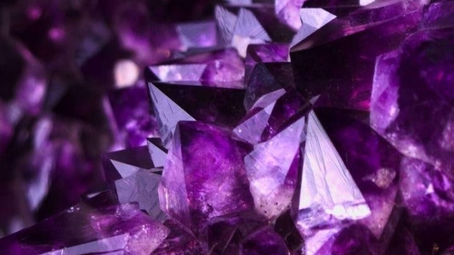 The Mystical Aura of Healing Crystals: Unlocking Their Restorative Powers