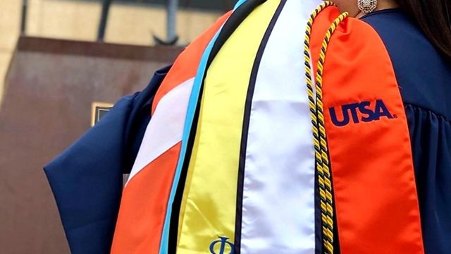 Accessorize Your Graduation: The Perfect Graduation Stoles and Sashes